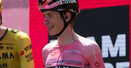 Vingegaard trionfa al Giro d’Italia 2026, Milan vince l’ultima tappa a Roma