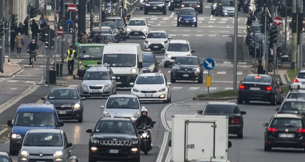 A maggio il mercato dell’auto +7,64% su base annua in Italia