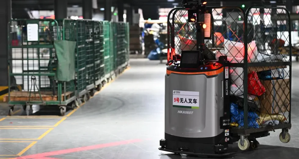 Cina, il settore logistico torna a crescere a maggio