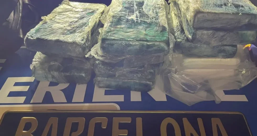Dalla Spagna alla Sicilia con 13 chili di cocaina in auto, tre arresti