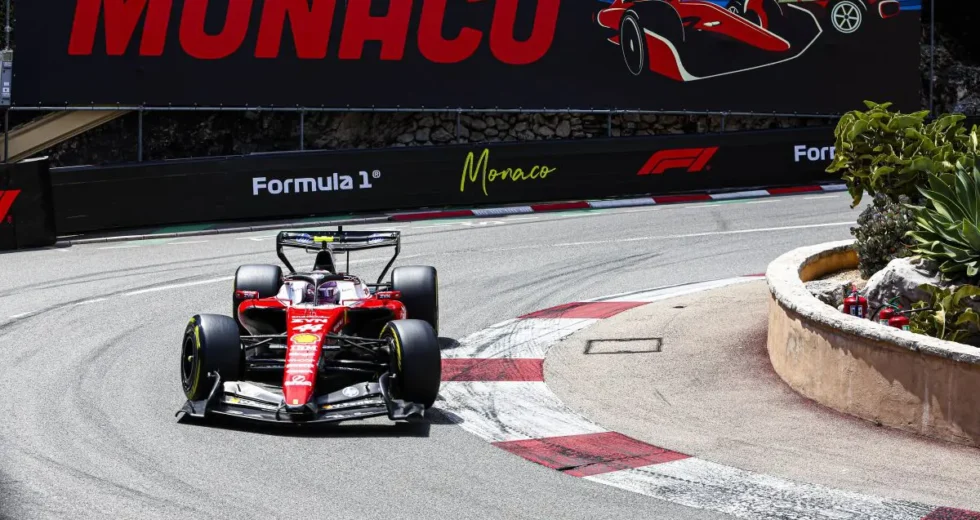 Venerdì in rosso nel Principato, le Ferrari dominano le libere