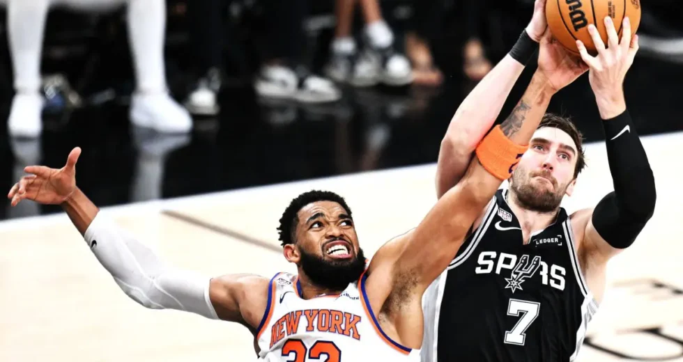 Wemby sbaglia, i Knicks fanno 13 di fila e vanno sul 2-0 alle Finals Nba
