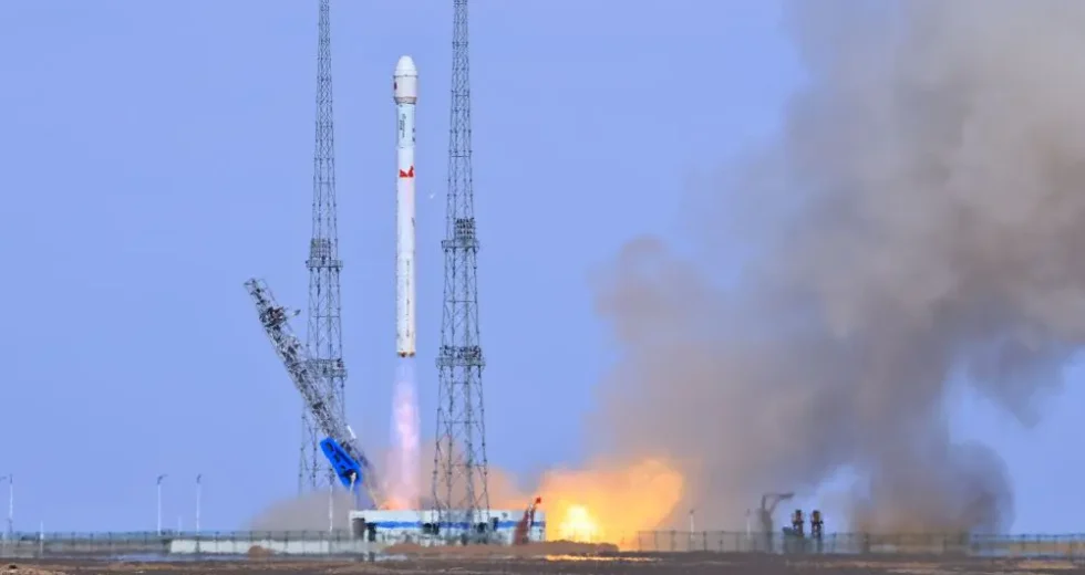 Cina, lanciati due nuovi satelliti nello spazio