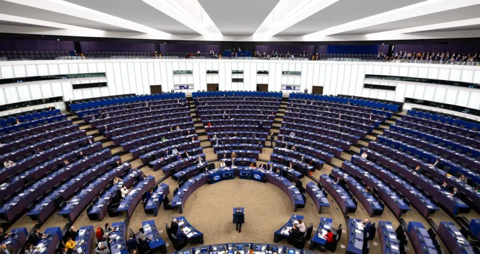 Via libera dal Parlamento Ue al Regolamento Rimpatri, Meloni “Vittoria italiana”