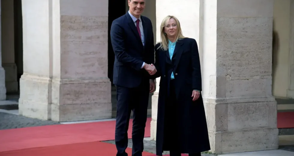 Meloni incontra Sanchez “Linea comune Italia-Spagna sul prossimo bilancio Ue”