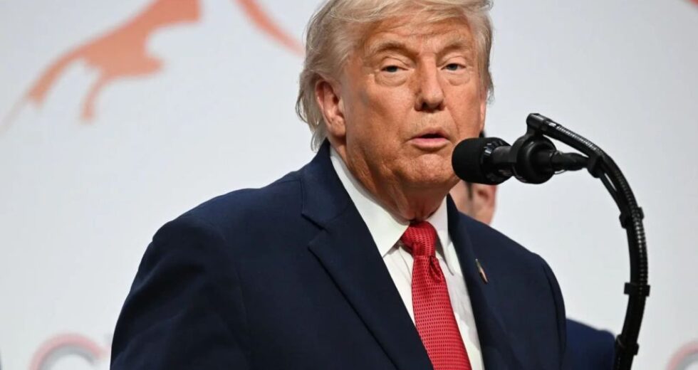 Trump “Meloni vuole tornare amica per far risalire i suoi consensi, no grazie”