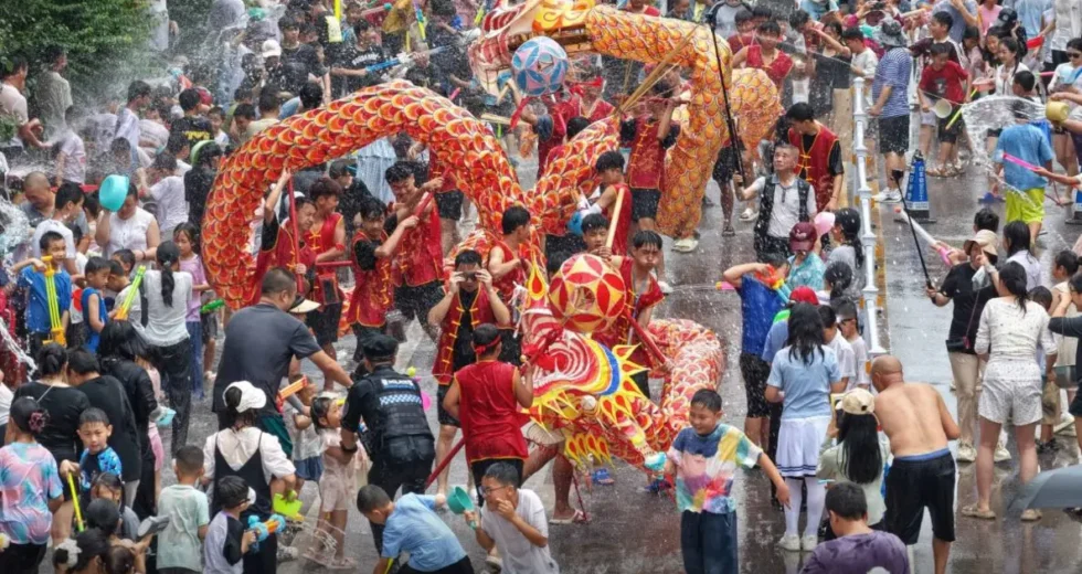 Dragon Boat Festival, a Pechino 8,4 mln di visite turistiche durante le vacanze
