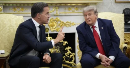 Nato, Rutte elogia Trump “Leader mondo libero”, ma presidente Usa attacca l’Italia