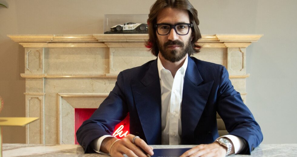 Delfin: Frattura nel CDA e Incertezze sul Futuro della Holding
