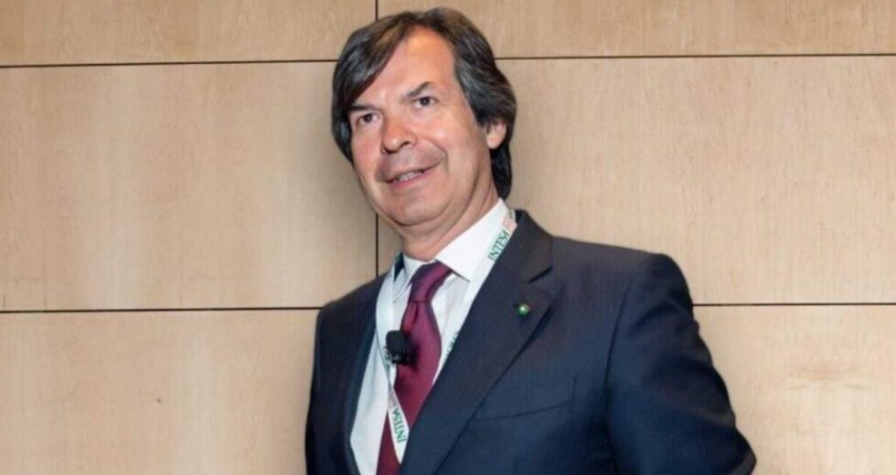 Intesa Sanpaolo lancia un’Opas su Mps: nasce la seconda banca italiana