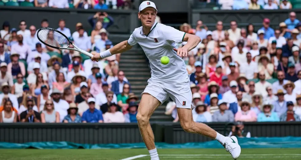 Sinner piega Brooksby in 3 set e vola agli ottavi a Wimbledon