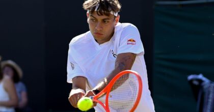 Cobolli piega Khachanov in 5 set e vola agli ottavi di Wimbledon