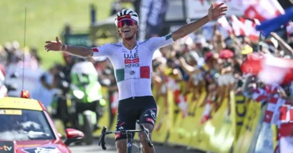 Del Toro vince 2^ tappa su Pogacar, Vingegaard resta leader del Tour