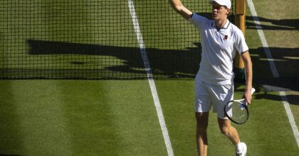 Sinner ai quarti di Wimbledon, battuto il giapponese Mochizuki
