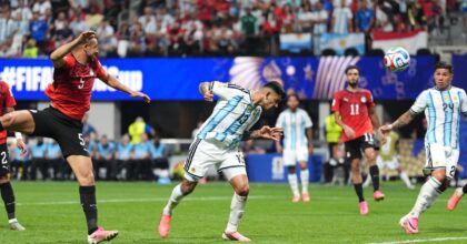 All’Inferno e ritorno, l’Argentina ribalta l’Egitto e va ai quarti