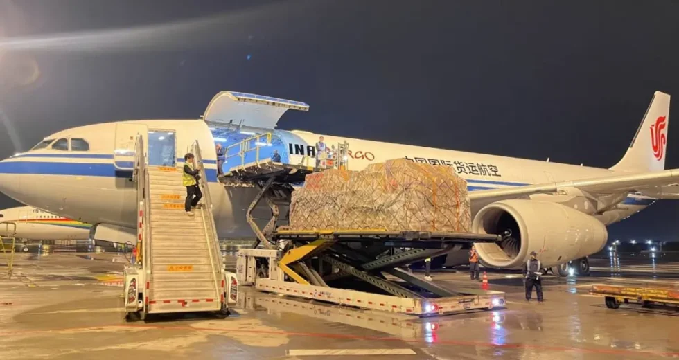 Cina, aperte 92 nuove rotte aeree cargo internazionali nel primo semestre
