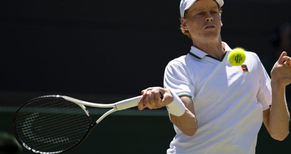 A Wimbledon Sinner piega Djokovic in 3 set, è in finale contro Zverev