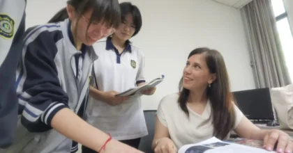 Cina, una docente italiana a Qingdao tra insegnamento e dialogo interculturale