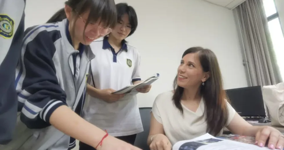 Cina, una docente italiana a Qingdao tra insegnamento e dialogo interculturale