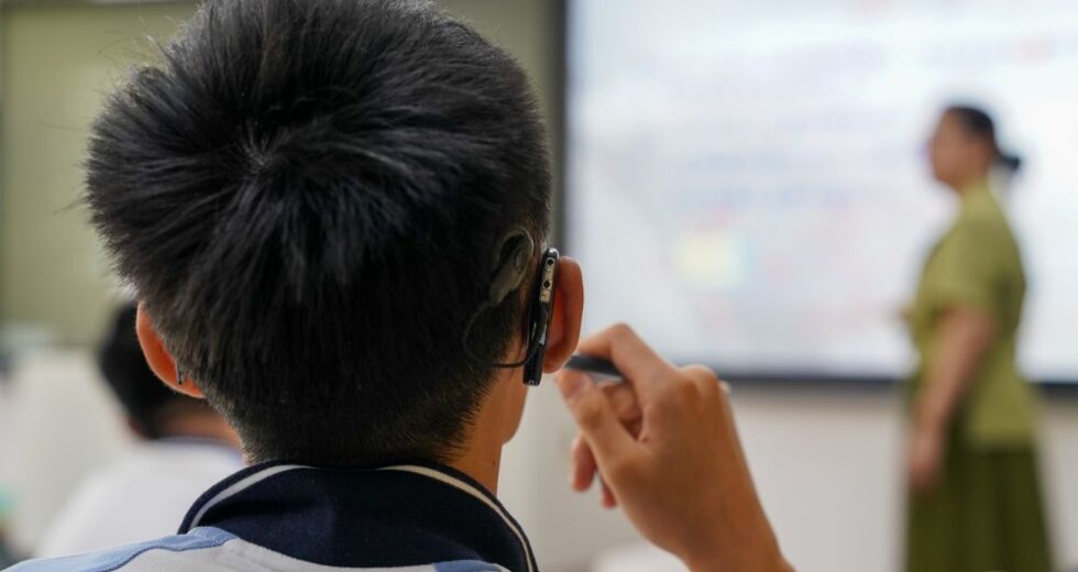 Cina, sviluppato il primo dispositivo bionico al mondo per “comprendere i suoni”