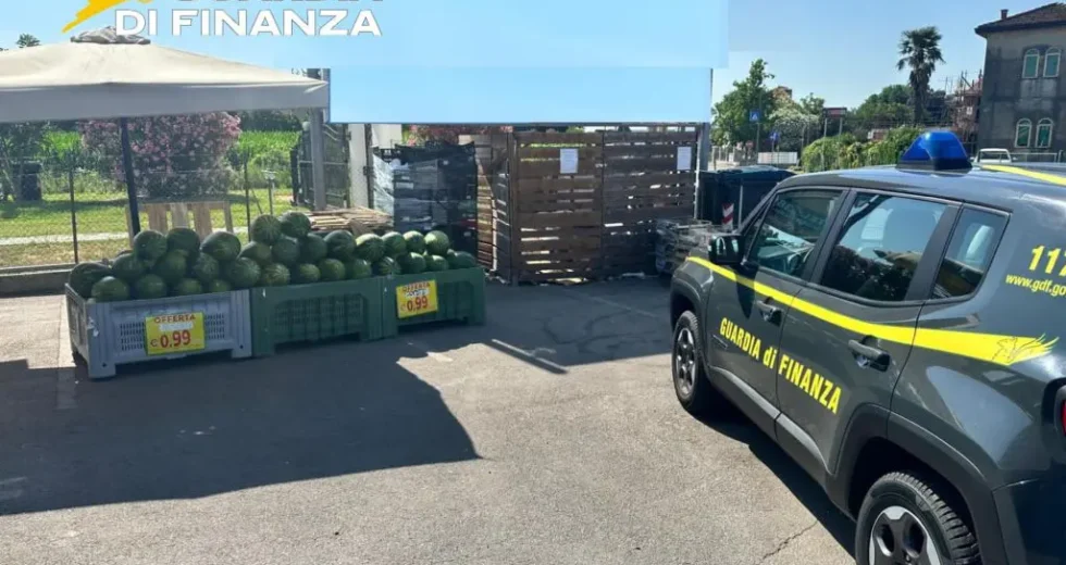 Sequestrati a Rovigo 450 kg di carne scaduta e 3 tonnellate di verdura marcia