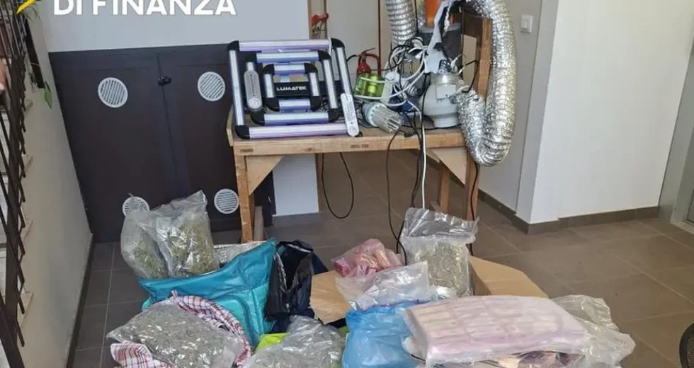 Trovati con 100 kg di droga tra hashish e marijuana, tre arresti nel catanese