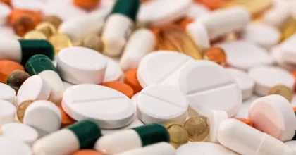 Farmaci, l’ipotesi di revisione del prontuario preoccupa la filiera e la politica