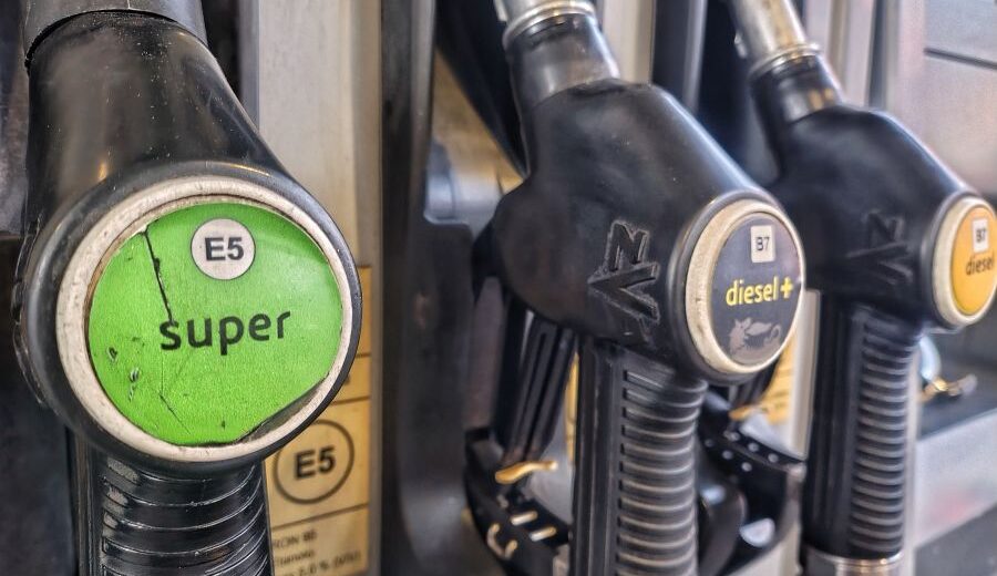 Via libera alla riforma della rete carburanti, Urso “Svolta storica”