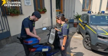 Scooter venduti come bici elettriche, maxi sequestro in tutta Italia
