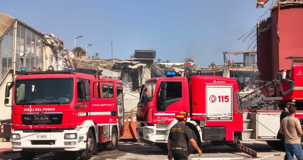 Crolla palazzina a Messina, si cercano eventuali dispersi tra macerie