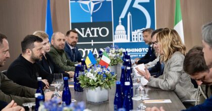 Giorgia Meloni incontra Volodymyr Zelensky al vertice NATO di Ankara