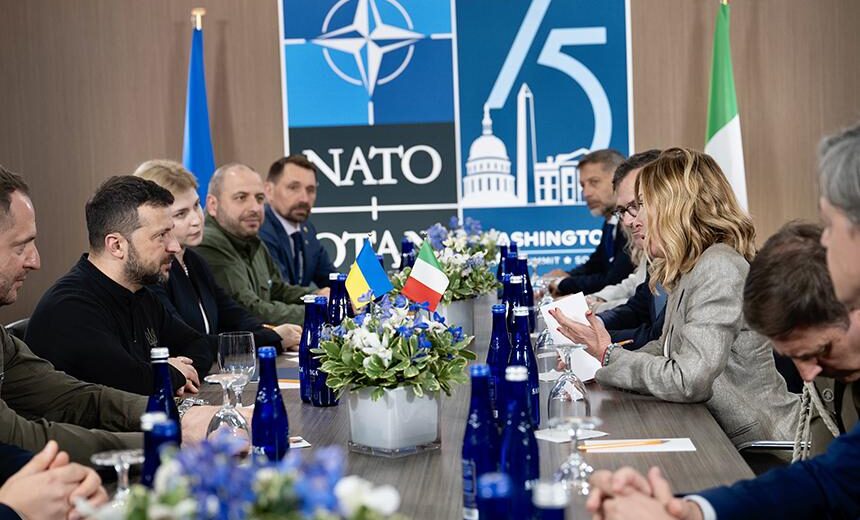 Giorgia Meloni incontra Volodymyr Zelensky al vertice NATO di Ankara