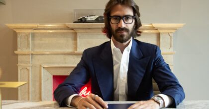 Leonardo Maria Del Vecchio diserta l’assemblea di Delfin: tensioni e approvazione del bilancio 2025