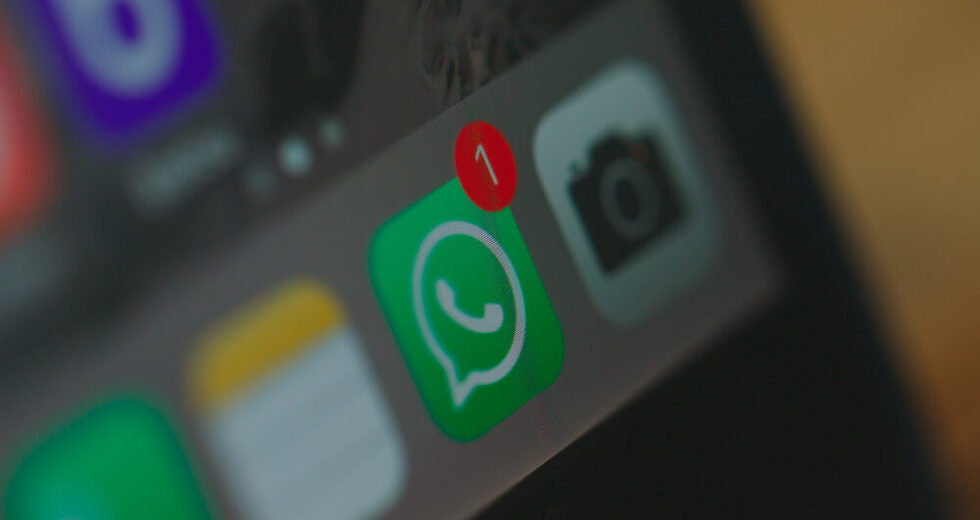 WhatsApp: Nuove Funzionalità per CarPlay, Android Auto e iPad