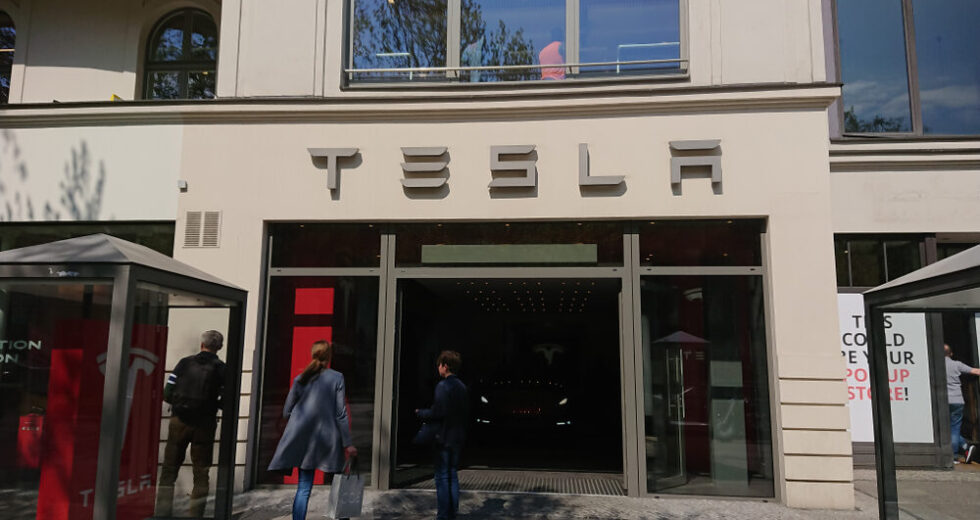 Tesla e SpaceX: Possibile Fusione e la Questione delle Attività in Cina