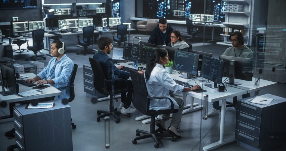 Licenziamenti nel settore tech nel 2026: l’intelligenza artificiale al centro delle riorganizzazioni