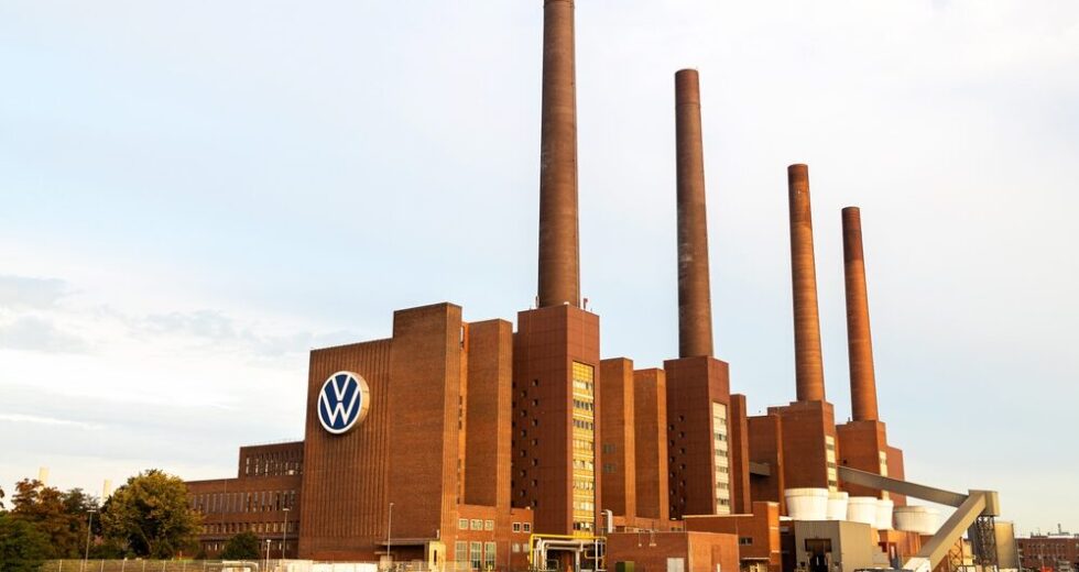 Volkswagen rivede le previsioni 2026: utili in calo e piano per ridurre la complessità