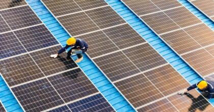 Crescita del Fotovoltaico in Italia: Boom per Impianti Commerciali e Industriali, Diminuzione per il Residenziale