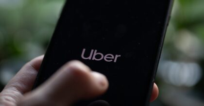 Uber sospende l’espansione in cinque mercati europei nel 2026