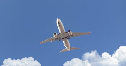 Jet Fuel in Calo, Ma I Biglietti Aerei Restano Elevati: Le Cause e le Conseguenze