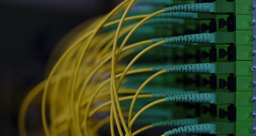 Prysmian e Molex: Un Accordo da 5,5 Miliardi per Rivoluzionare i Data Center