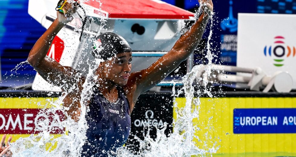 Sara Curtis nuota nella storia, oro europeo e nuovo record mondiale nei 50 dorso