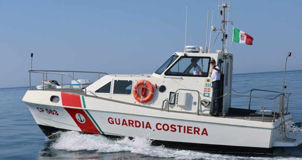 Undici cadaveri in mare segnalati al largo coste libiche