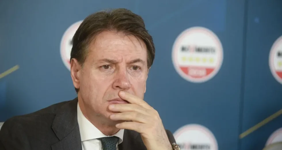 Conte “Costo del carburante fuori controllo, tardivo l’intervento del Governo”