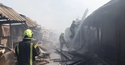 Attacco russo su Kiev con almeno 12 morti, colpito ospedale pediatrico