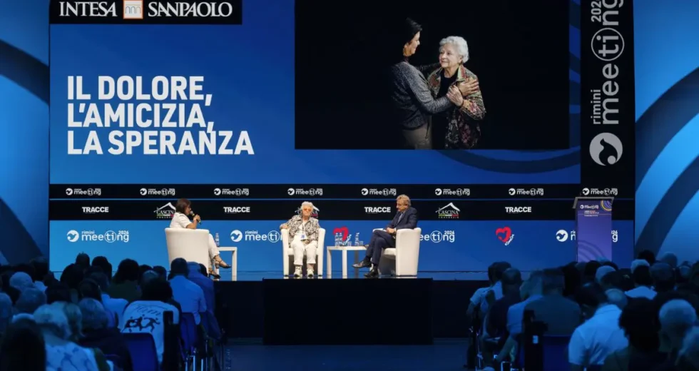 Incontro tra due “sorelle di dolore” apre la 47^ edizione del Meeting di Rimini