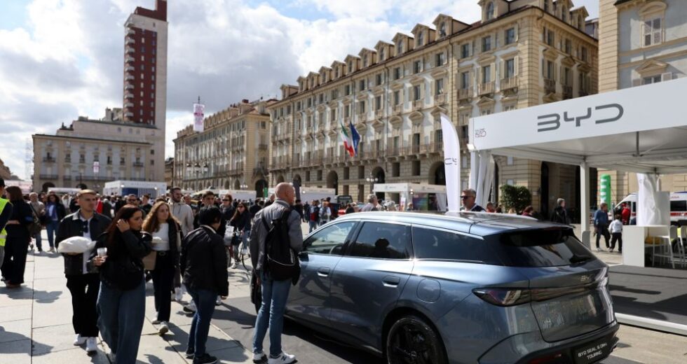 Veicoli cinesi a nuova energia guadagnano terreno in Italia