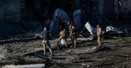Notte di attacchi incrociati tra Russia e Ucraina, morti e feriti