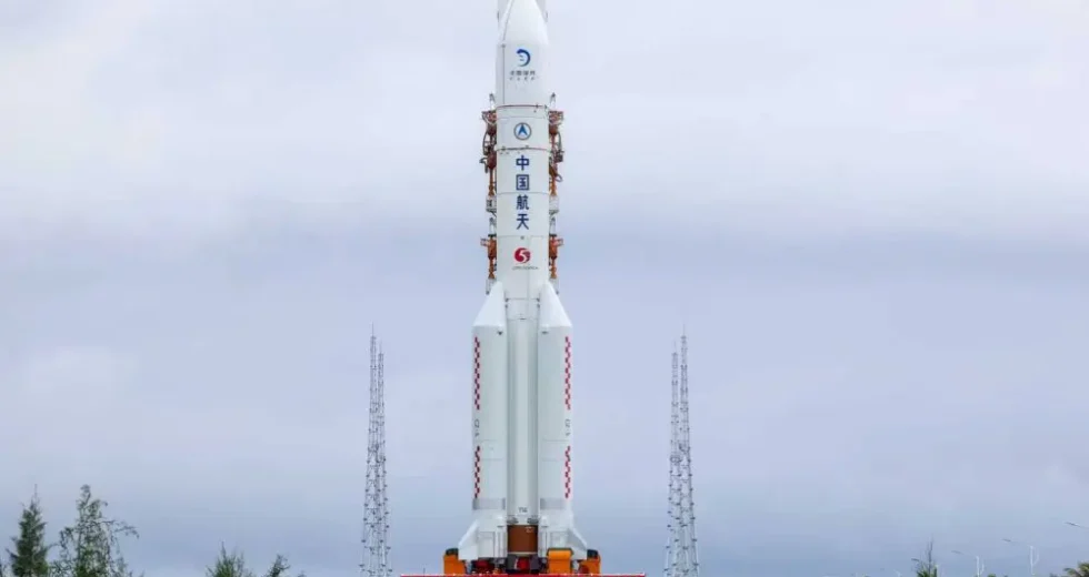 Cina, rimandato il lancio della sonda lunare Chang’e-7