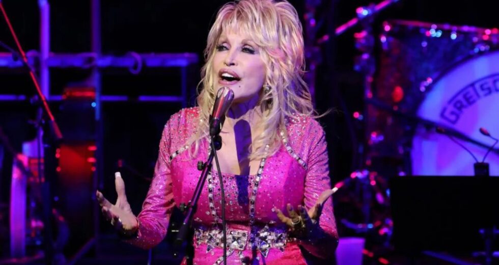Lutto nella musica, morta a 80 anni la cantante country Dolly Parton